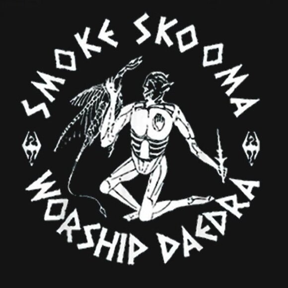 The Elder Scrolls Smoke Skooma Worship Daedra Moon Retro Gamer Fan Collector  05 - Picture 2 of 5